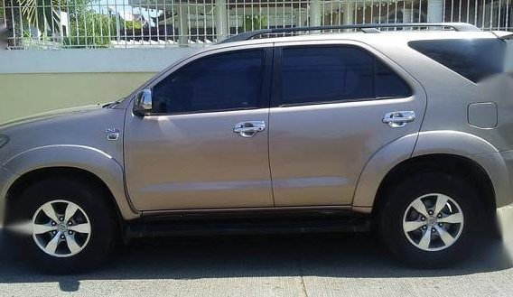 Toyota Fortuner 2007 Automatic Diesel for sale in Dasmariñas-2