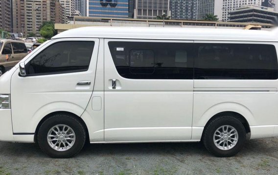 Selling 2nd Hand Toyota Hiace 2019 in Pasig-8