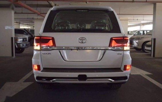 Brand New Toyota Land Cruiser 2018 Automatic Gasoline for sale in Quezon City-6