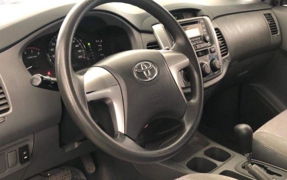 Selling 2nd Hand Toyota Innova 2012 in Makati-3