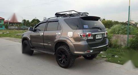 Toyota Fortuner 2015 Manual Diesel for sale in Manila-3