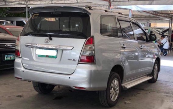 Selling 2nd Hand Toyota Innova 2012 in Makati-9