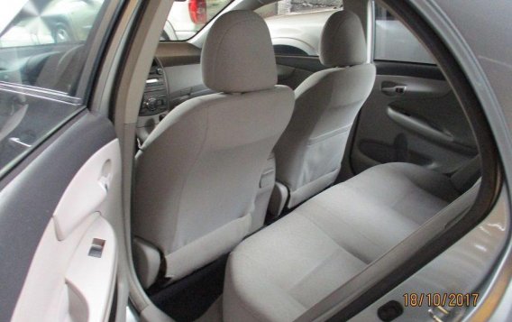 Selling Toyota Altis 2009 Automatic Gasoline in Makati-2