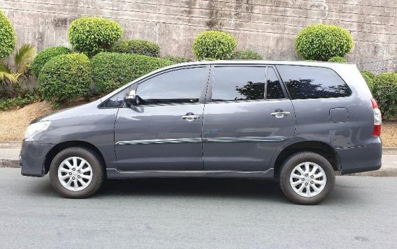 Selling 2nd Hand Toyota Innova 2014 in Quezon City-3