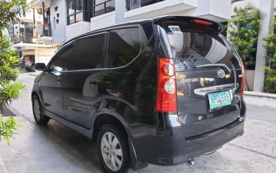 2nd Hand Toyota Avanza 2011 for sale in Quezon City
