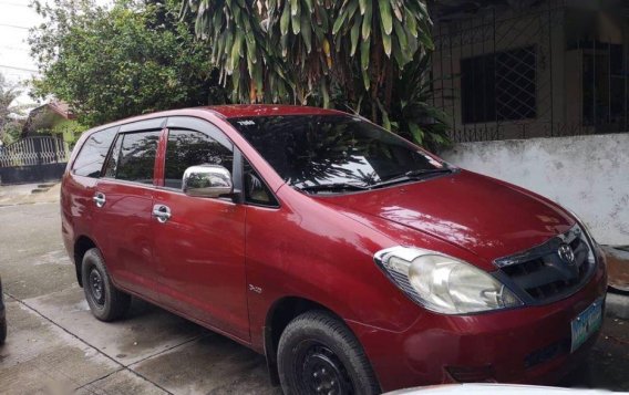 Selling Toyota Innova 2006 Manual Diesel in Talisay