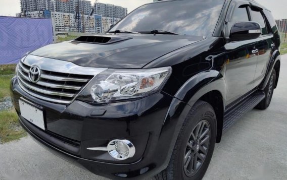 Sell Black 2015 Toyota Fortuner at 81000 km in Makati