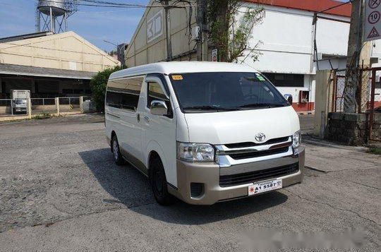 Selling White Toyota Hiace 2018 in Pasig-2