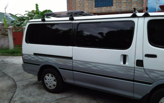 2nd Hand Toyota Hiace 2002 Manual Diesel for sale in Cabuyao-1
