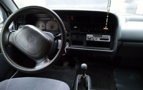 2nd Hand Toyota Hiace 2002 Manual Diesel for sale in Cabuyao-3