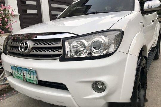 Sell White 2005 Toyota Fortuner in Paranaque -1