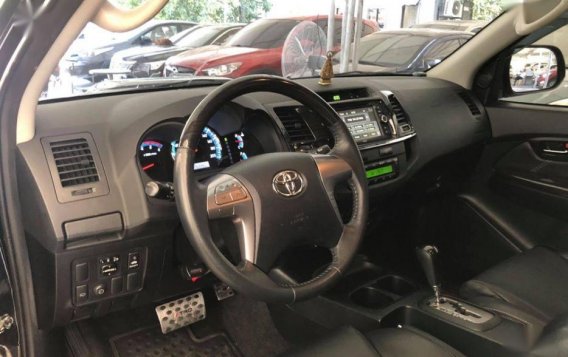 Selling Toyota Fortuner 2015 Automatic Diesel in Makati-2