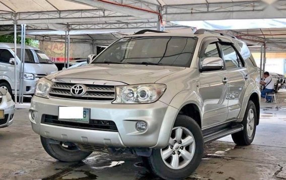 Selling Toyota Fortuner 2010 Automatic Gasoline in Makati-1