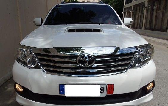 2nd Hand Toyota Fortuner 2014 at 30000 km for sale-3