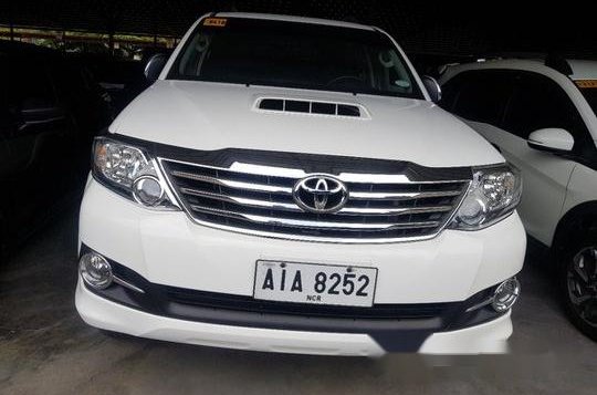 Selling White Toyota Fortuner 2015 in Pasig-1