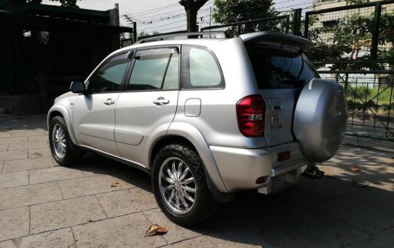 2nd Hand Toyota Rav4 2004 Automatic Gasoline for sale in Valenzuela-1