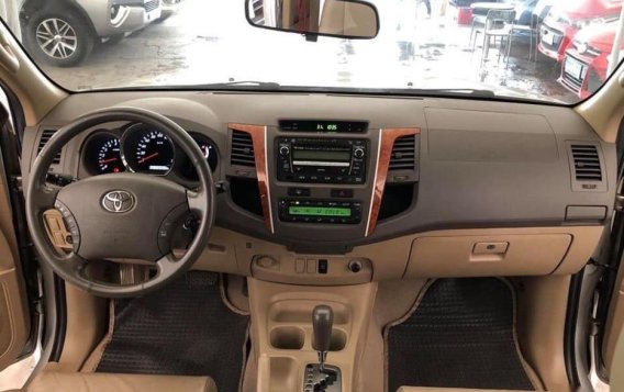 Selling Toyota Fortuner 2010 Automatic Gasoline in Makati-9