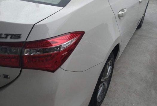 Sell 2nd Hand 2014 Toyota Altis at 42000 km in Manila-3