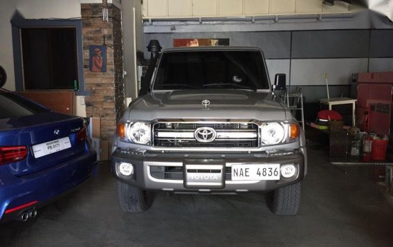 Selling Toyota Land Cruiser 2016 at 2000 km in Quezon City-6