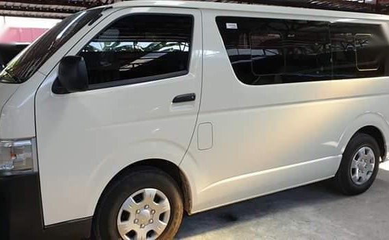 Selling 2nd Hand Toyota Hiace 2019 in Marikina-1