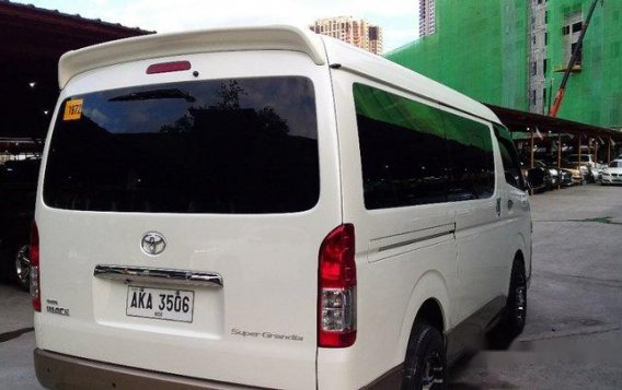 White Toyota Hiace 2015 for sale in Pasig-1