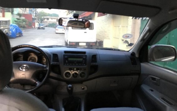 2nd Hand Toyota Hilux 2011 for sale in Quezon City-3
