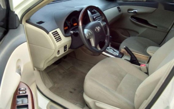 Pearl White Toyota Altis 2013 for sale in Quezon City-11