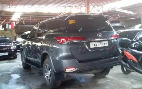 Gray Toyota Fortuner 2018 for sale in Quezon City-7