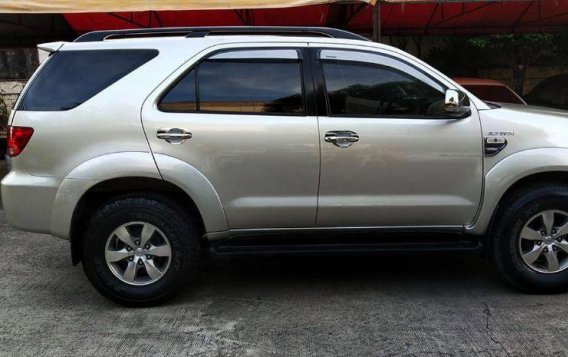 Selling Silver Toyota Fortuner 2006 Automatic Gasoline at 109896 km in Cainta-4