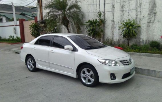 Pearl White Toyota Altis 2013 for sale in Quezon City-8