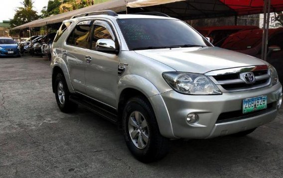 Selling Silver Toyota Fortuner 2006 Automatic Gasoline at 109896 km in Cainta-1