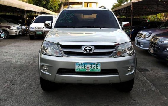 Selling Silver Toyota Fortuner 2006 Automatic Gasoline at 109896 km in Cainta