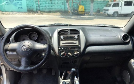 Selling 2nd Hand Toyota Rav4 2004 in Caloocan-9