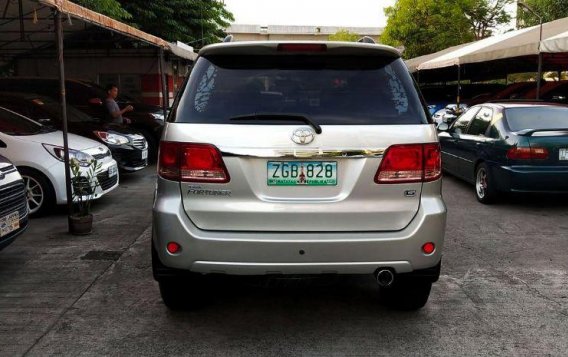 Selling Silver Toyota Fortuner 2006 Automatic Gasoline at 109896 km in Cainta-3