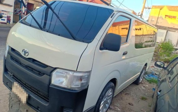 Selling 2nd Hand Toyota Hiace 2017 in Angeles-3