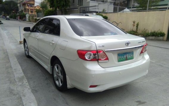 Pearl White Toyota Altis 2013 for sale in Quezon City-10