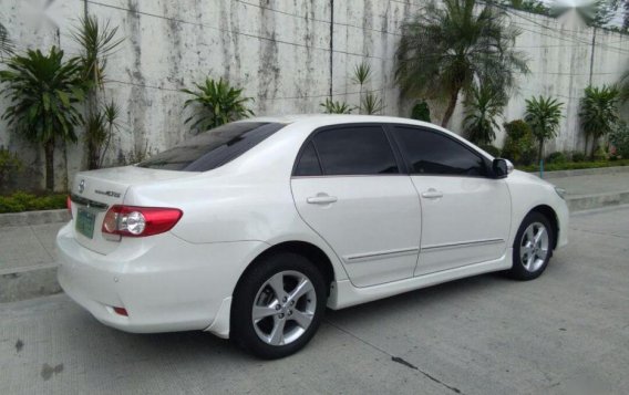 Pearl White Toyota Altis 2013 for sale in Quezon City-7