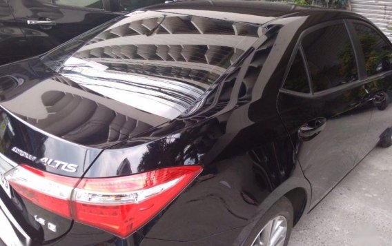 Selling Toyota Altis 2017 Manual Gasoline in Quezon City-4