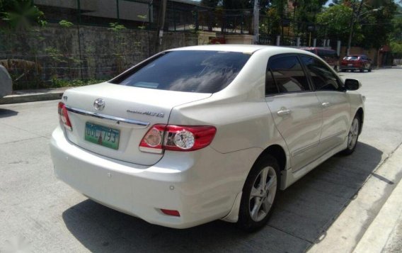 Pearl White Toyota Altis 2013 for sale in Quezon City-2