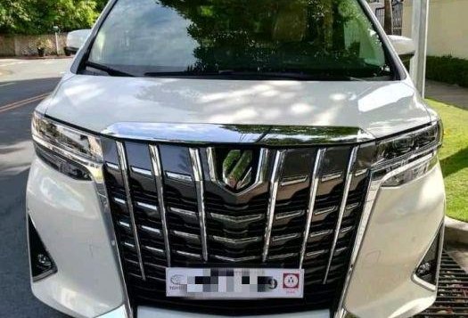 Pearl White Toyota Alphard 2019 for sale in Pasay