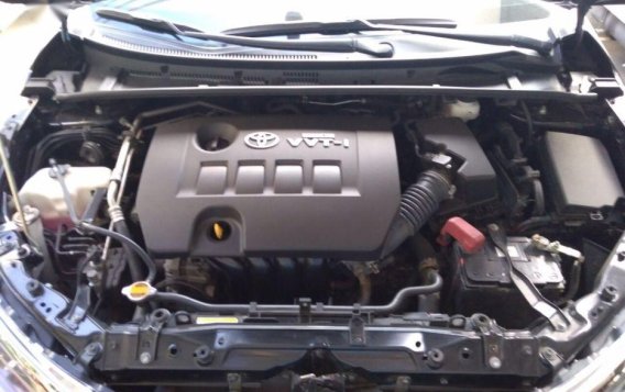 Selling Toyota Altis 2017 Manual Gasoline in Quezon City-6