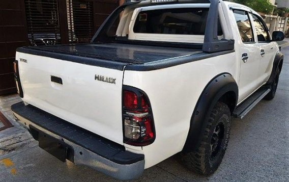 2nd Hand Toyota Hilux 2012 for sale in Quezon City-3