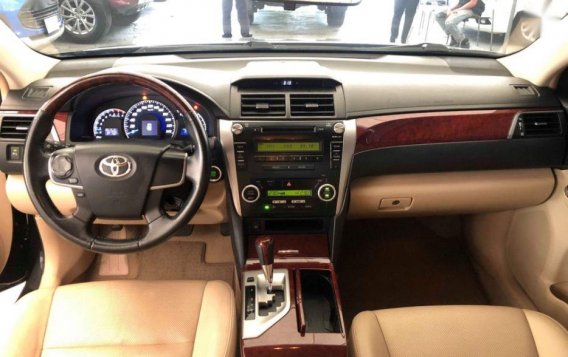 Selling Toyota Camry 2014 Automatic Gasoline in Makati-9