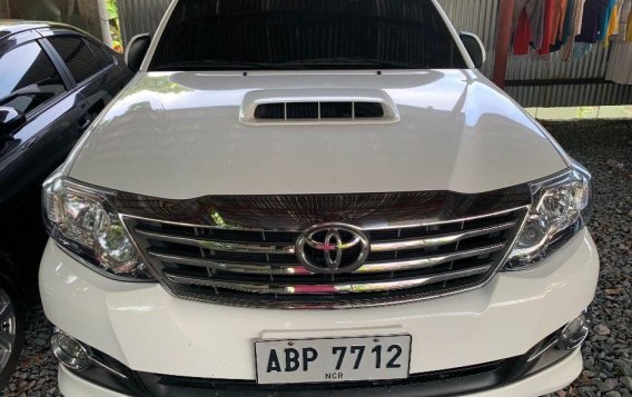 White Toyota Fortuner 2016 Suv Manual Diesel for sale in Quezon City-1