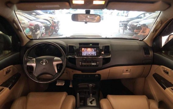 Selling 2nd Hand Toyota Fortuner 2014 in Makati-3