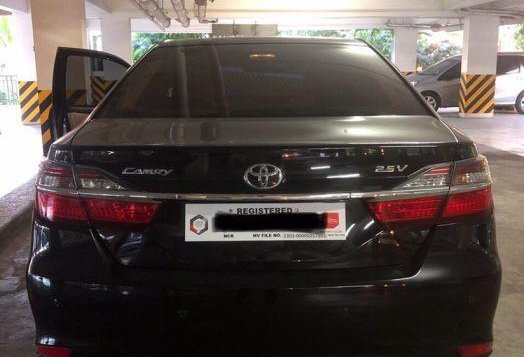 2nd Hand Toyota Camry 2016 at 20000 km for sale-2