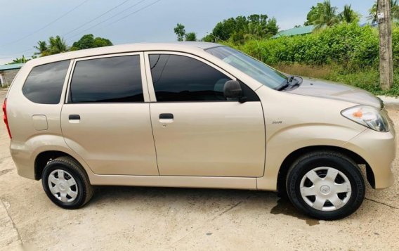 Selling 2nd Hand Toyota Avanza 2010 in Santiago-4