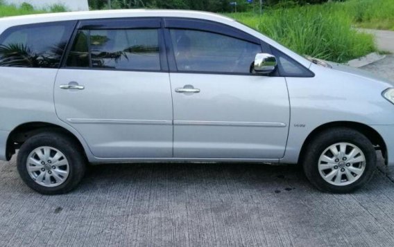 Selling 2nd Hand Toyota Innova 2009 in Quezon City-3
