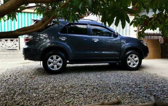 2nd Hand Toyota Fortuner 2010 for sale in Apalit-3