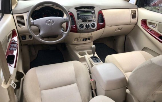 2nd Hand Toyota Innova 2005 at 80000 km for sale-9